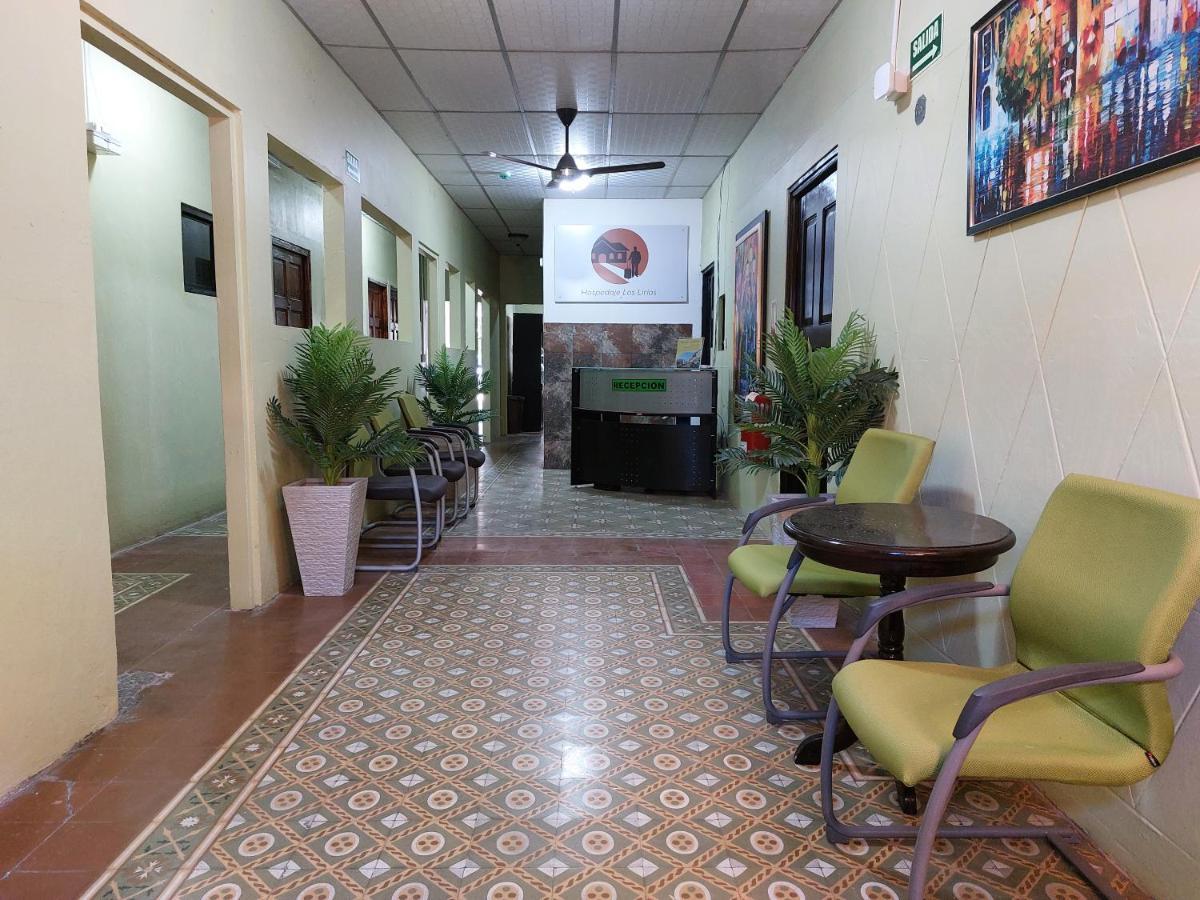 Hospedaje Los Lirios Chitre Exterior photo
