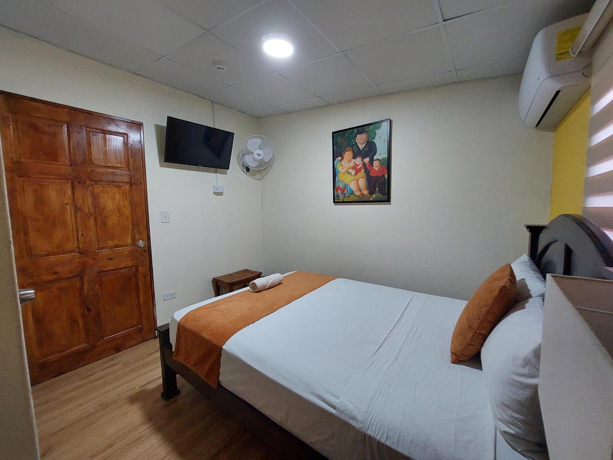 Hospedaje Los Lirios Chitre Exterior photo